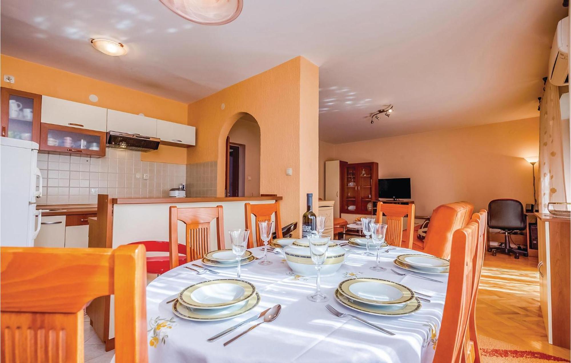 Beautiful Apartment In Novi Vinodolski Ngoại thất bức ảnh